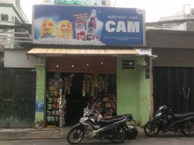 Sang quán trước trường thcs bán trà sữa, bánh kẹo