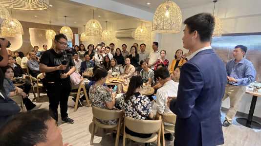 Sang quán cafe VIP mặt tiền Nguyễn Thị Thập