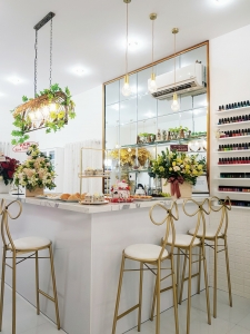 sang tiệm nails cao cấp trung tâm quận 10