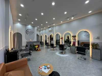 Sang nhượng salon hoạt động được 1 năm  có lượng khách ổn định