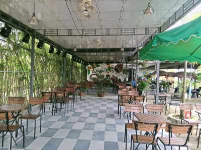 Mình cần sang nhượng lại toàn bộ dụng cụ bàn ghế đầy đủ của quán cafe .