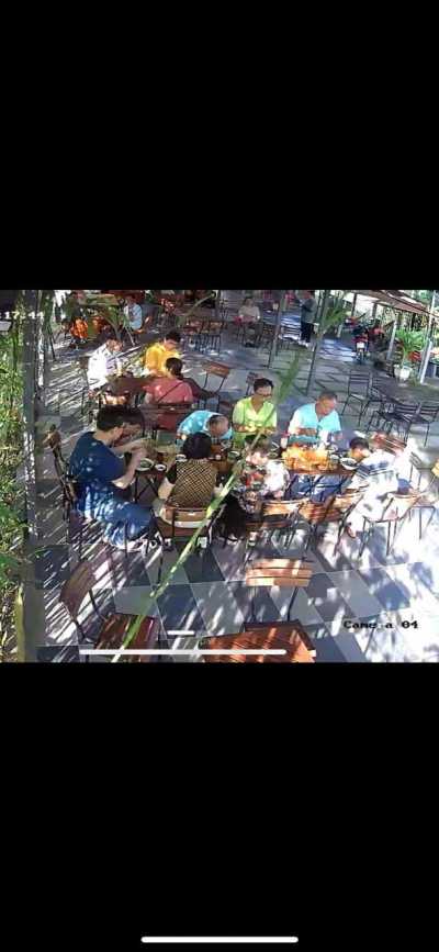 Mình cần sang nhượng lại toàn bộ dụng cụ bàn ghế đầy đủ của quán cafe .