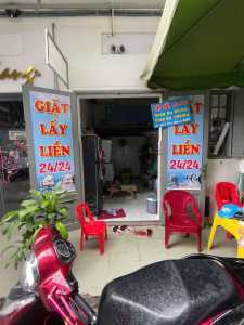 mình cần sang tiệm giặt hoạt  động gần 10 tháng tấc cả còn mới