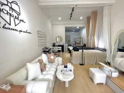 mình cần sang gấp tiệm nail - mi - gội ds đang kinh doanh ổn định