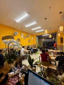 chuyển hướng kinh doanh nên e cần sang lại quán ăn cho anh chị nào có nhu cầu.