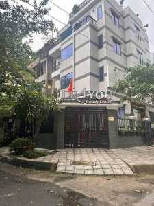 Cần sang nhượng mặt bằng tầng trệt và tầng hầm mặt tiền đường Nguyễn Vă