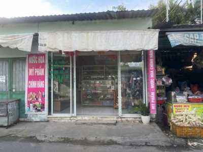 cần  sang lại tiệm mỹ phẩm, gội đầu ở bình chuẩn 