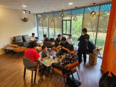 Sang quán cà phê mặt tiền Trường Sa Quận Phú Nhuận, cầu Kiệu.