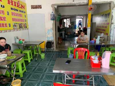 Vì chuẩn bị đi nước ngoài nên mình cần sang lại quán tại 104 Võ Thị Sáu Phư