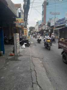 cần sang quán cơm gà xối mỡ hiện đang kinh doanh ổn định tại đường đông b