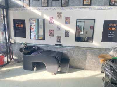 SANG NHƯỢNG TIỆM BARBER Vị trí siêu đẹp tại Thạnh lộc Q12 . 