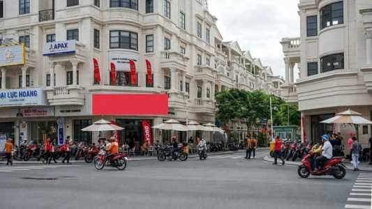 sang nhượng tiệm bánh & cafe  lượng khách sẵn sàng, trang thiết bị bếp bánh 