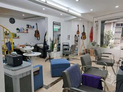 Do bận việc gia đình không người trông coi cần sang lại tiệm tóc tại 73 Ngõ 35 