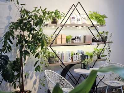 SANG NHƯỢNG SALON TÓC ĐANG KINH DOANH TỐT TẠI HÀ ĐÔNG VỊ TRÍ SIÊU ĐẸP ĐẮC Đ