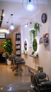 SANG NHƯỢNG SALON TÓC ĐANG KINH DOANH TỐT TẠI HÀ ĐÔNG VỊ TRÍ SIÊU ĐẸP ĐẮC Đ