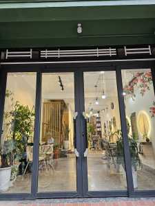 SANG NHƯỢNG SALON TÓC ĐANG KINH DOANH TỐT TẠI HÀ ĐÔNG VỊ TRÍ SIÊU ĐẸP ĐẮC Đ