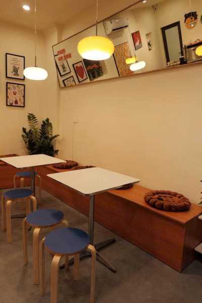 SANG NHƯỢNG QUÁN CAFE VỊ TRÍ SIÊU ĐẸP.