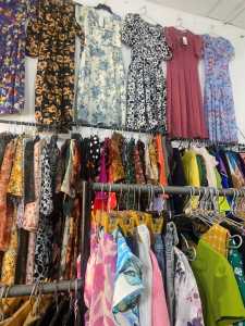 SANG NHƯỢNG SHOP THỜI TRANG NỮ VỊ TRÍ SIÊU ĐẸP GIÁ THUÊ HỜI