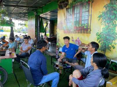 cần sang quán cafe vị trí siêu đẹp góc 2 mặt tiền.