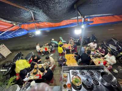 CẦN SANG QUÁN VỊ TRÍ ĐẸP RẤT TIỀM NĂNG TẠI LÊ THÚC HOẠCH TÂN QUÝ TÂN PHÚ.   