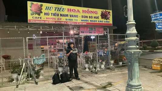 Cần sang quán Hủ tiếu Hoa Hồng, 216 Nguyễn Chí Thanh, P3, phường Tân Ninh 