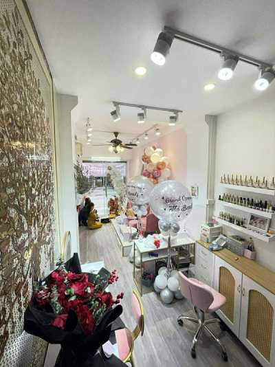 CẦN THANH LÝ ĐỒ DÙNG TIỆM TẤC CẢ CÒN NHƯ MỚI.