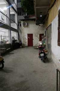 Sang nhượng cửa hàng khu Chùa Láng, dưới chân kí túc xá Phường Láng Thượng Đ