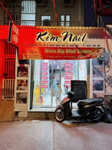 Dời về nhà Nên mình sang tiệm này ,lượng khách quen đông ổn định