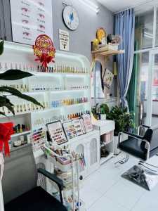 Dời về nhà Nên mình sang tiệm này ,lượng khách quen đông ổn định