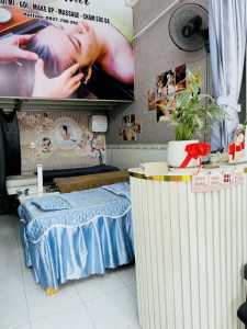 Dời về nhà Nên mình sang tiệm này ,lượng khách quen đông ổn định