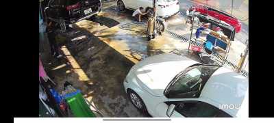 Mình có tiệm rửa xe ô tô+ xe máy ở số 9 Đường D1 Phường Linh Tây Thủ Đức .