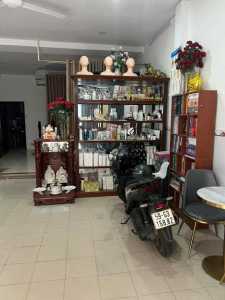 mình cần sang nhượng mặt bằng đang kinh doanh spa tại khu vực trung tâm q1.