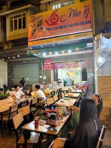 cần sang quán nhậu  : dt ngang 5 dài 27m. do chuyển nơi ở nên muốn nhượng lại qu