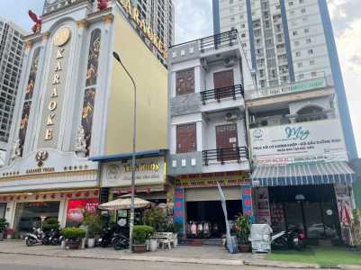Mình cần sang tiệm Spa.....