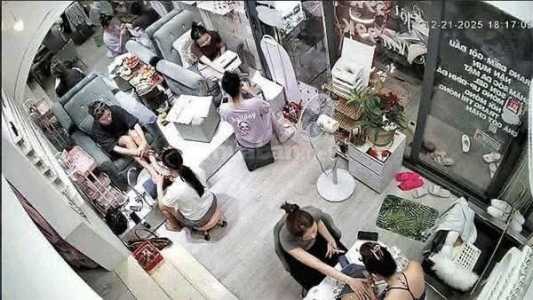 cần sang gấp tiệm nail đang hoạt động ổn định ở : Đường số 14, Tân Hưng, 