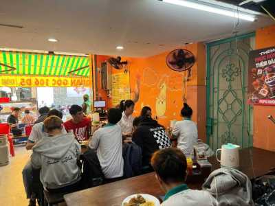 SANG QUÁN CƠM GÀ XỐI MỠ Ở NGÃ TƯ NGUYỄN GIA TRÍ - D5