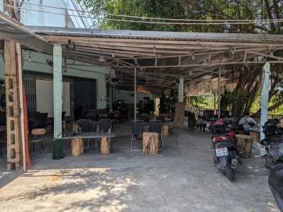 Sang quán cf , lô góc rộng 350 m2 có phòng riêng và 3wc, vị trí đắc địa đường 