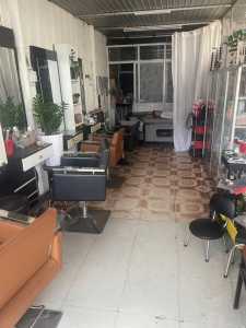 Sang tiệm tóc  tại 38 Ngô Gia Tự Đà Lạt. 
