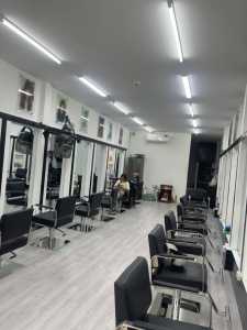 CẦN SANG TIỆM TÓC VỊ TRÍ ĐẸP 