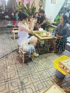 sang nhượng quán bún đậu mắm tôm  vị trí đẹp đối diện công viên tầm vu,