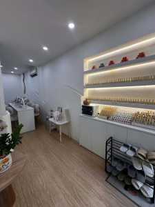 SANG TIỆM NAIL GỘI MỚI KENG,CAM KẾT KHÔNG CẦN SỬA SANG VÀO LÀM NGAY