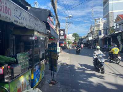 Sang tiệm vị trí sầm uất tiềm năng 