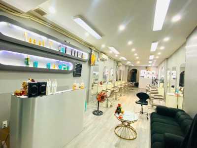 sang nhượng salon tóc quận 3  vị trí đẹp, khách ổn định