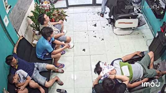 E cần sang tiệm gấp ..........