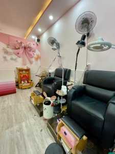 CẦN SANG TIỆM NAIL + NỐI MI.             