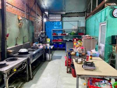 cần sang lại quán ăn sân vuờn rộng rãi thoáng mát nha anh chị .