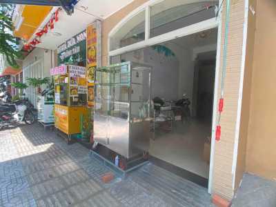 cần sang lại mặt bằng kinh doanh.