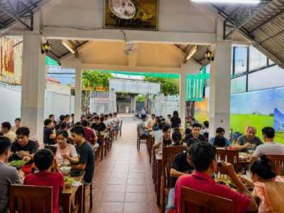 Hiện tại e có công việc e cần sang gấp 