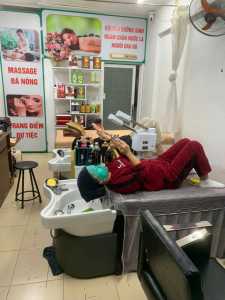 CẦN SANG GẤP CỬA HÀNG.......