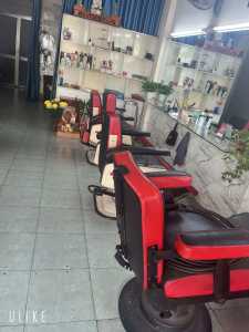 Sang Tiệm Tóc Nam Đang Kinh Doanh Ổn Định